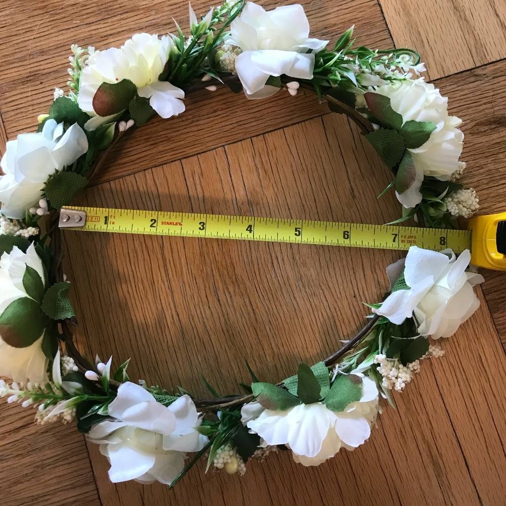 Green leaf crown